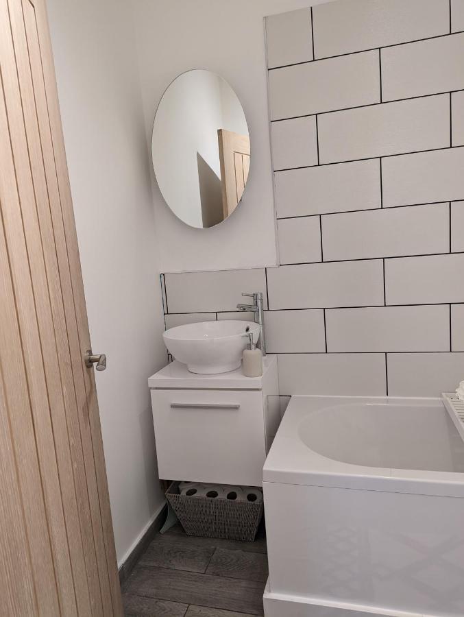 Amprenta Apartment - Gorgeous Interior Designed 1 Bedroom Home Bornemouth Extérieur photo