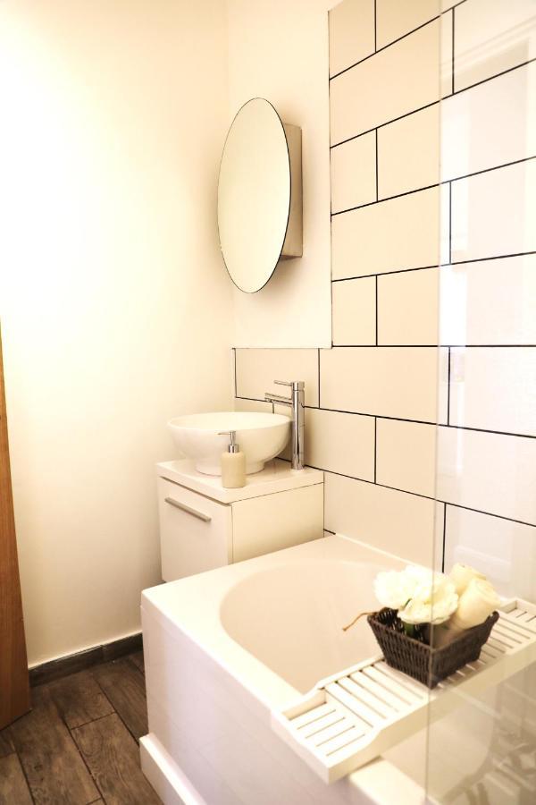 Amprenta Apartment - Gorgeous Interior Designed 1 Bedroom Home Bornemouth Extérieur photo
