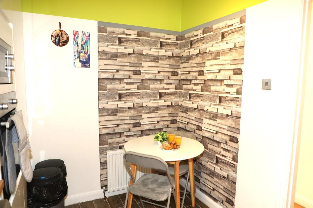 Amprenta Apartment - Gorgeous Interior Designed 1 Bedroom Home Bornemouth Extérieur photo